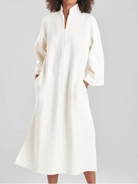 Natori Cream Long Sleeve Zip-Front Robe